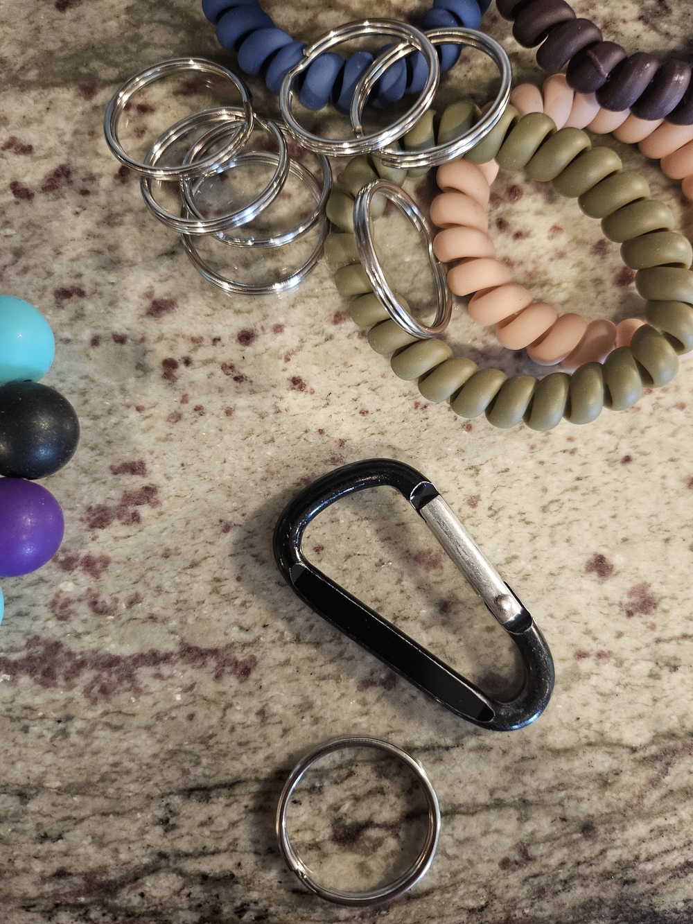 Mixed Keychain & Coil Keychain Set - Multicolor - Picture 5 of 7